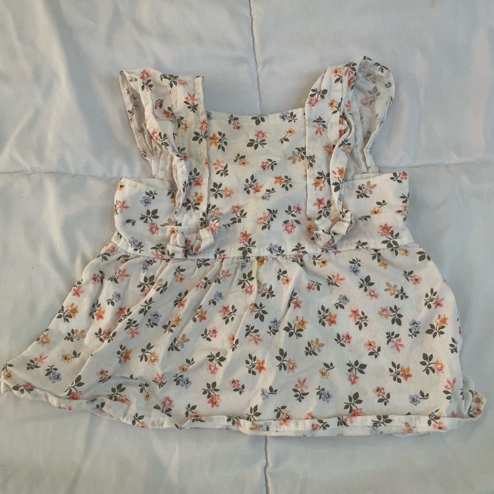 DAISY FUENTES baby top 6-9M perfect condition